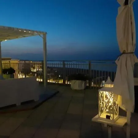 Embassy Ξενοδοχείο 3*